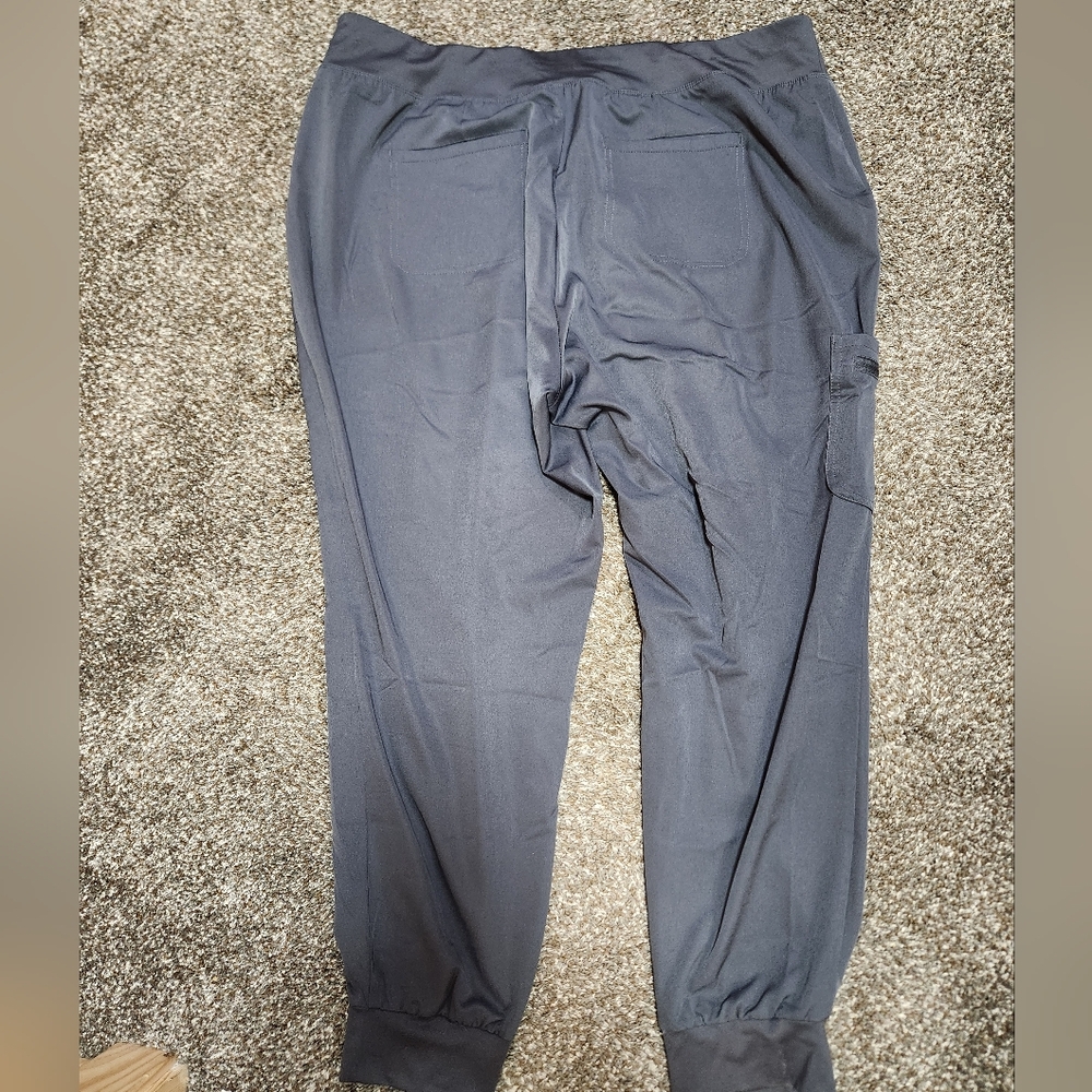 Pewter Jogger Scrub Set - Picture 4 of 5